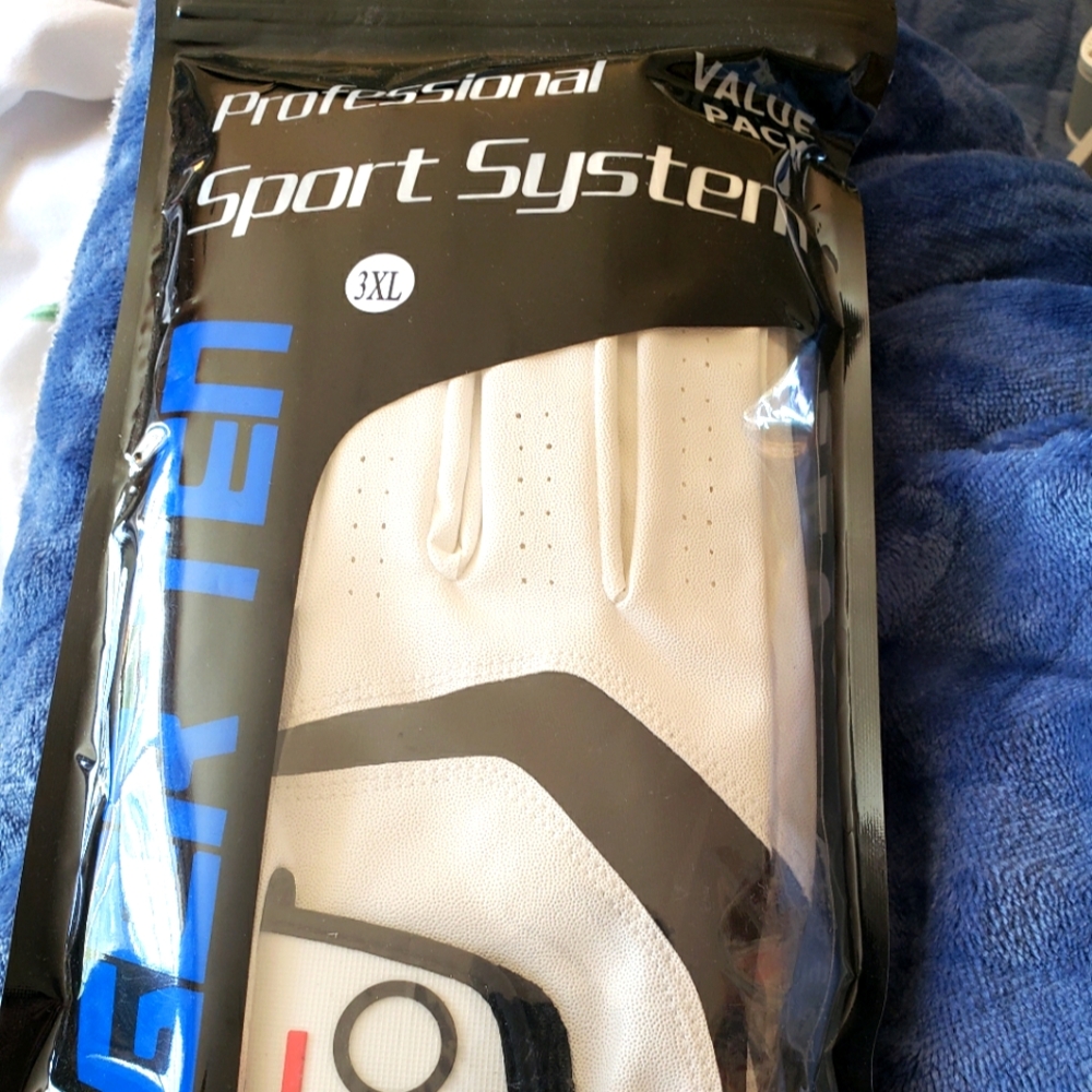 Men's golf gloves